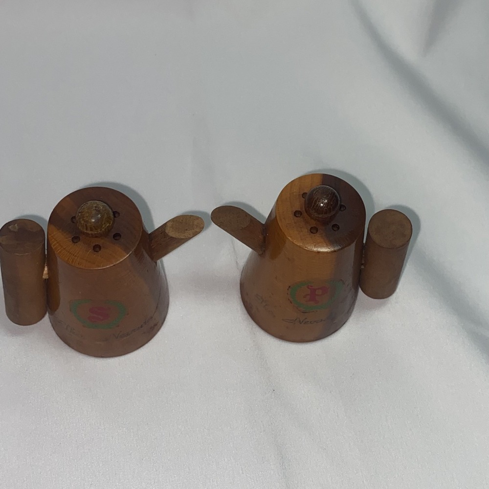 Coffee Pots Wood Salt & Pepper Shaker Vintage Antique Novelty WITH PLUGS‎ - Picture 2 of 5